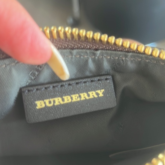 AUTHENTIC BURBERRY POUCH - Picture 3 of 7
